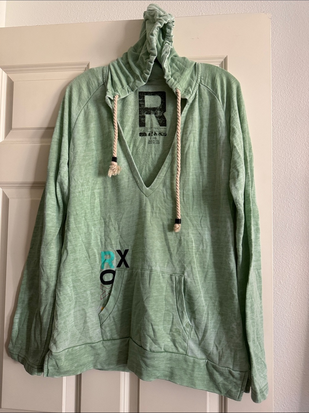 Roxy "Rxyburn" V-neck pullover hoodie size L